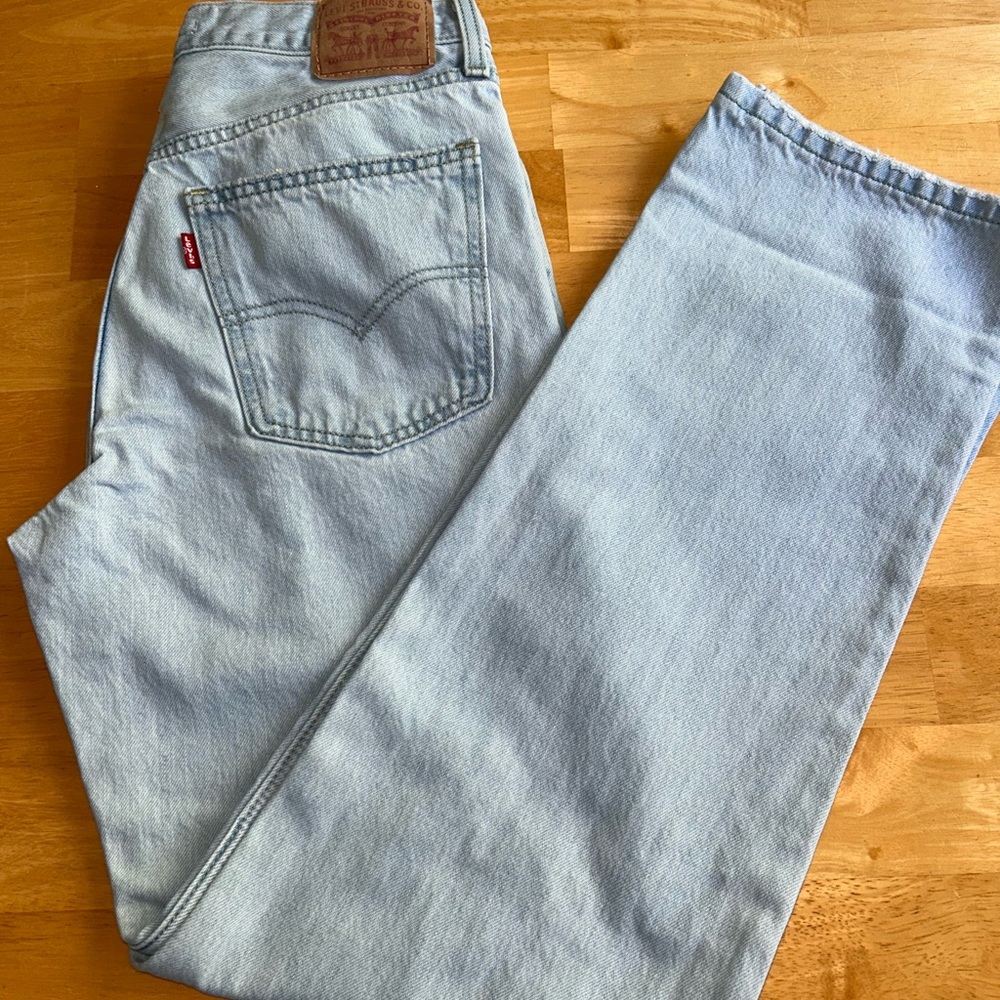 Levi's - Picture 3 of 6